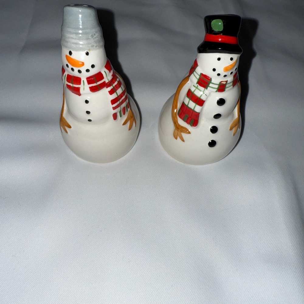 Festive Snowman Salt and Pepper Shaker Set